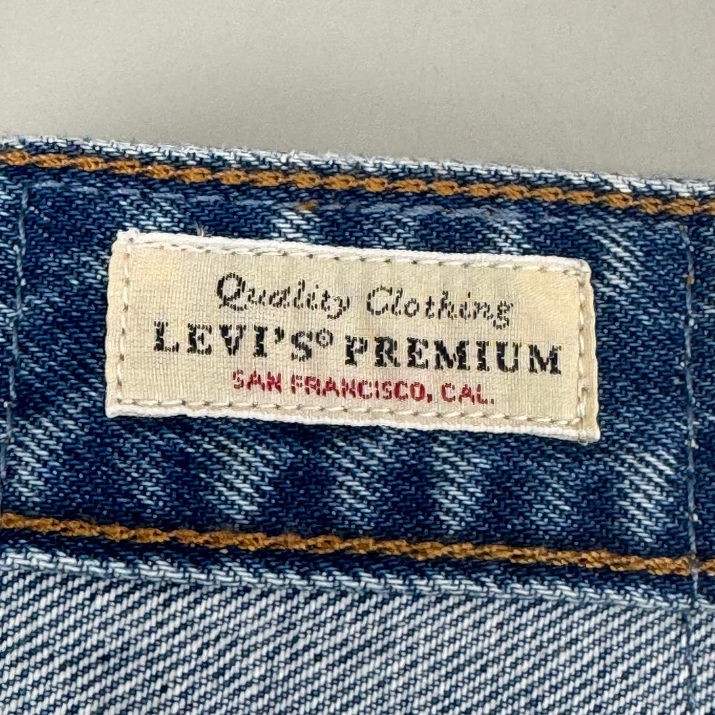 LEVIS Recrafted Icon Skirt Mid Rise Original Women's Sz 31 Novel Notion Med Wash