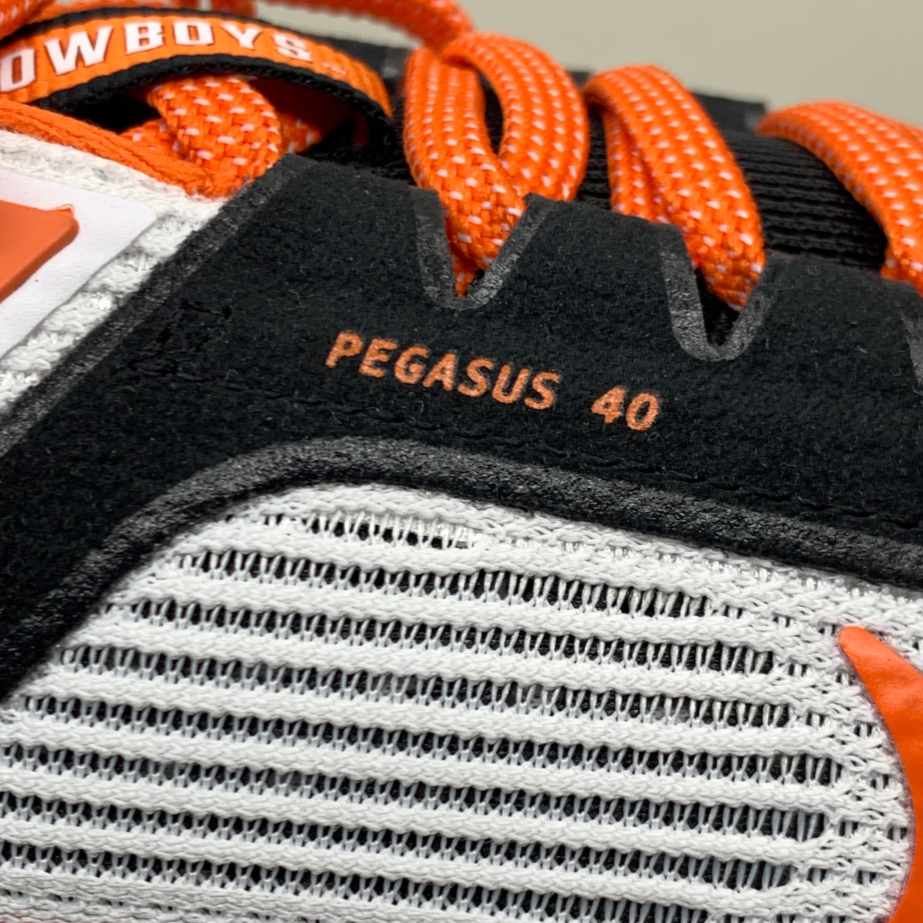 NIKE Zoom Pegasus 40 OK STATE White Shoes, Brilliant Orange & Black 11 W 9.5 M DZ5973-100
