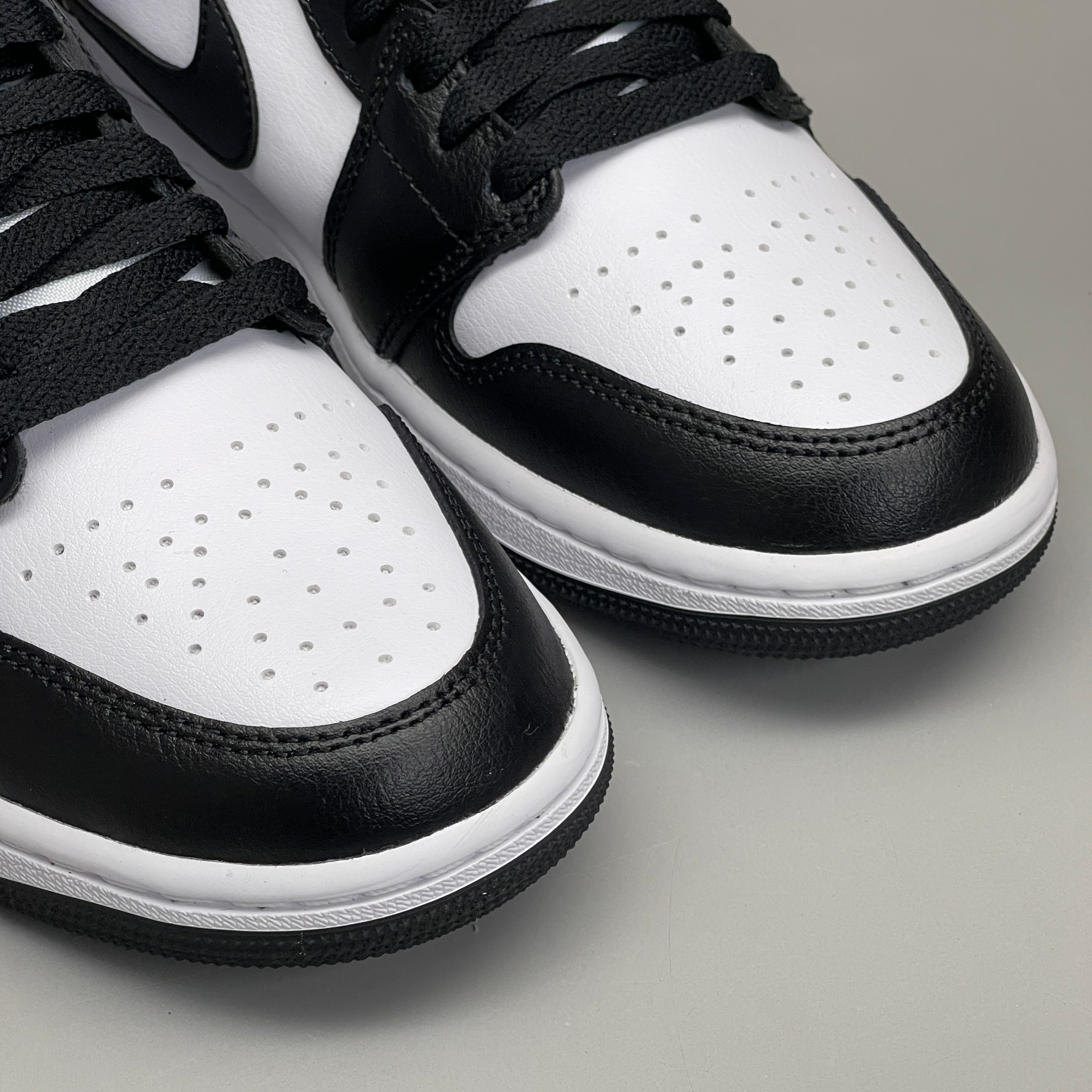 NIKE AIR JORDAN 1 Mid Panda Shoe Women's Sz 7 Black / White DV0991-101 (New)