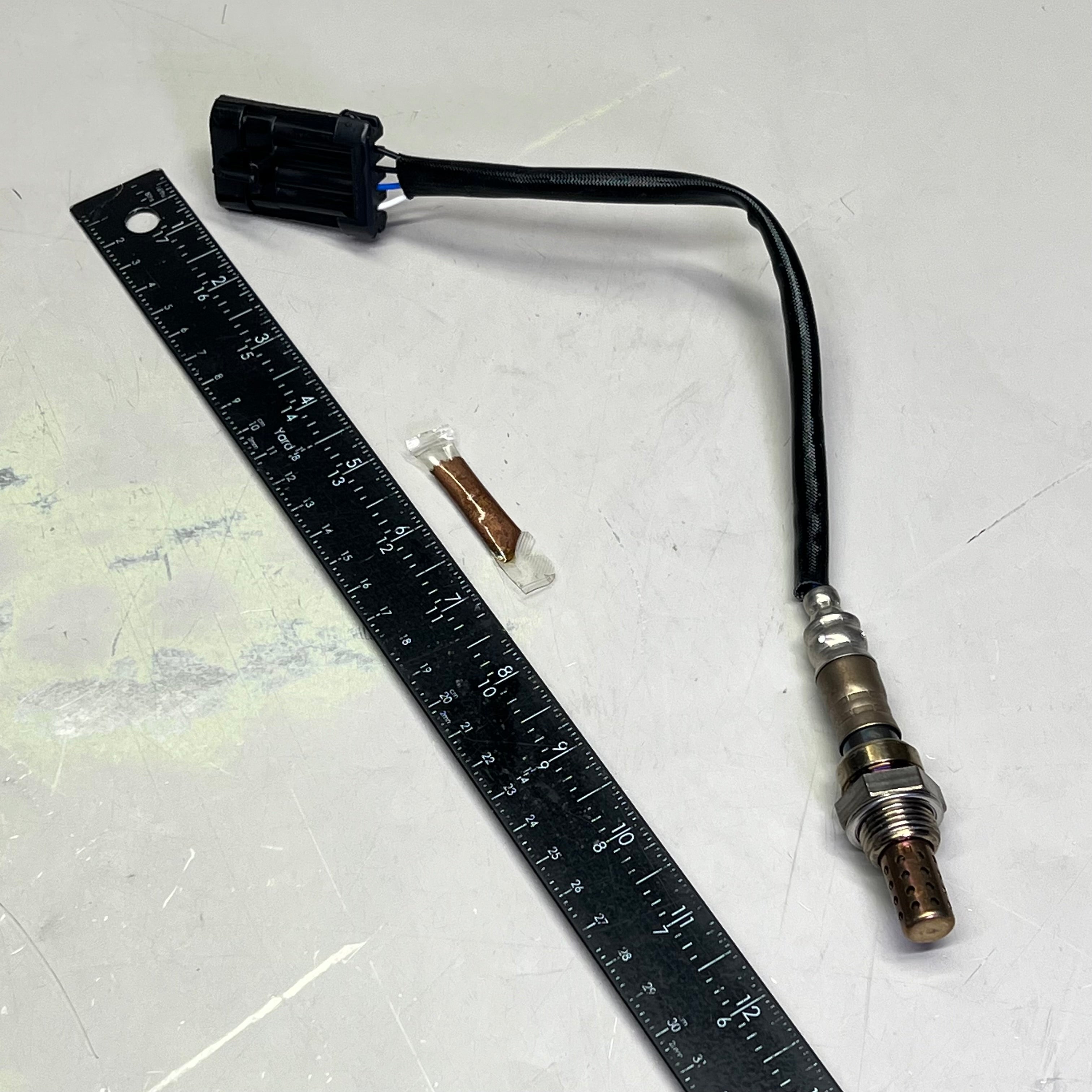 BOSCH Exact Fit Oxygen Sensor for Chevrolet & Pontiac Models 15561