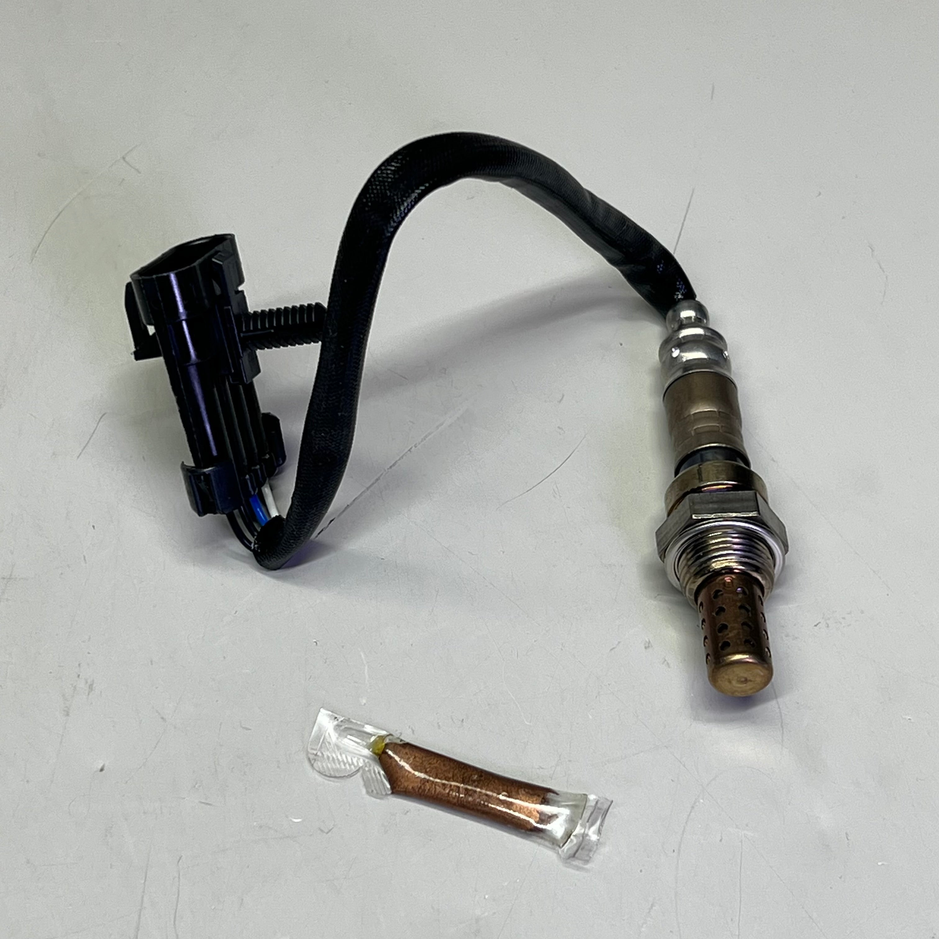 BOSCH Exact Fit Oxygen Sensor for Chevrolet & Pontiac Models 15561