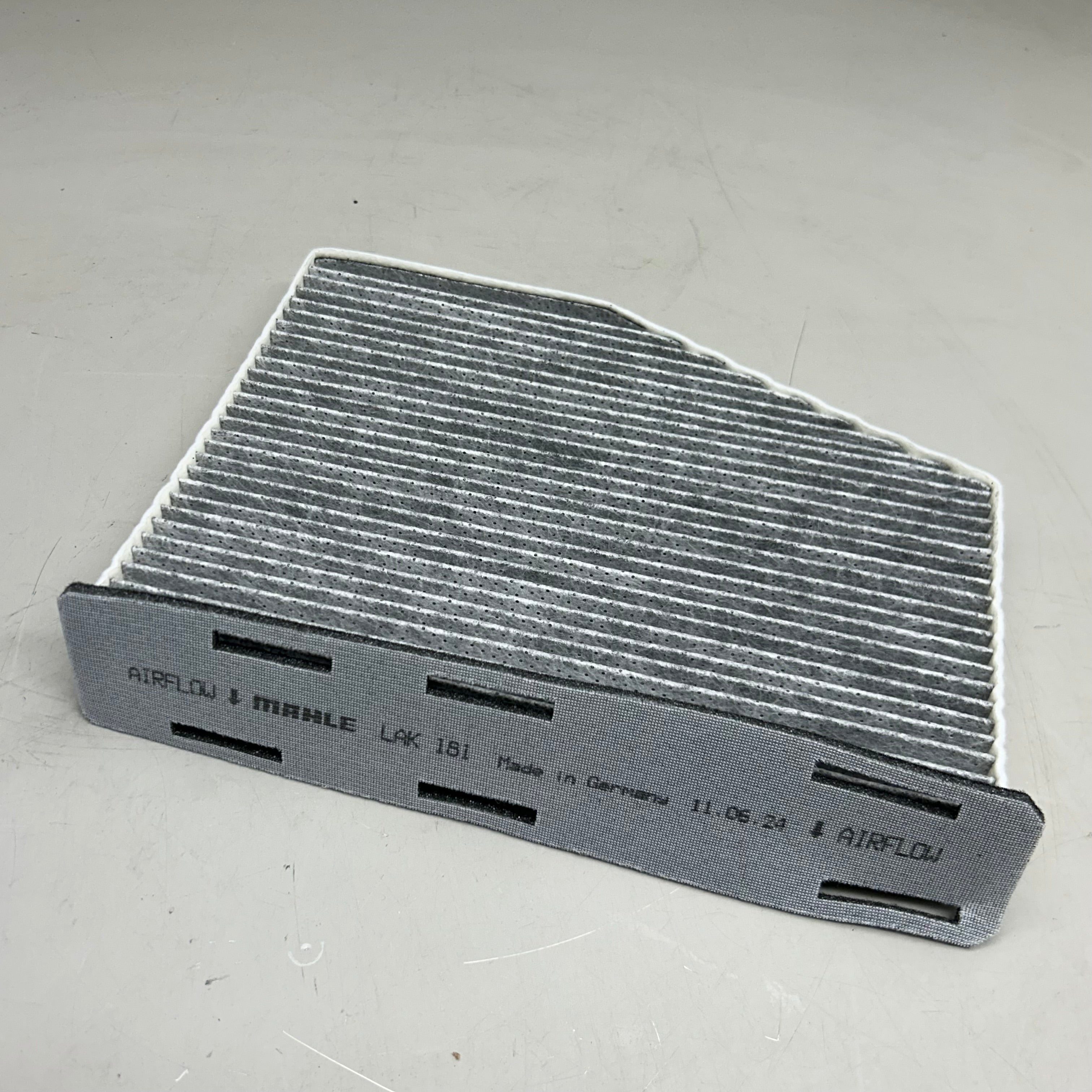 MAHLE Cabin Air Filter Replacement Part For Volkswagen LAK 181