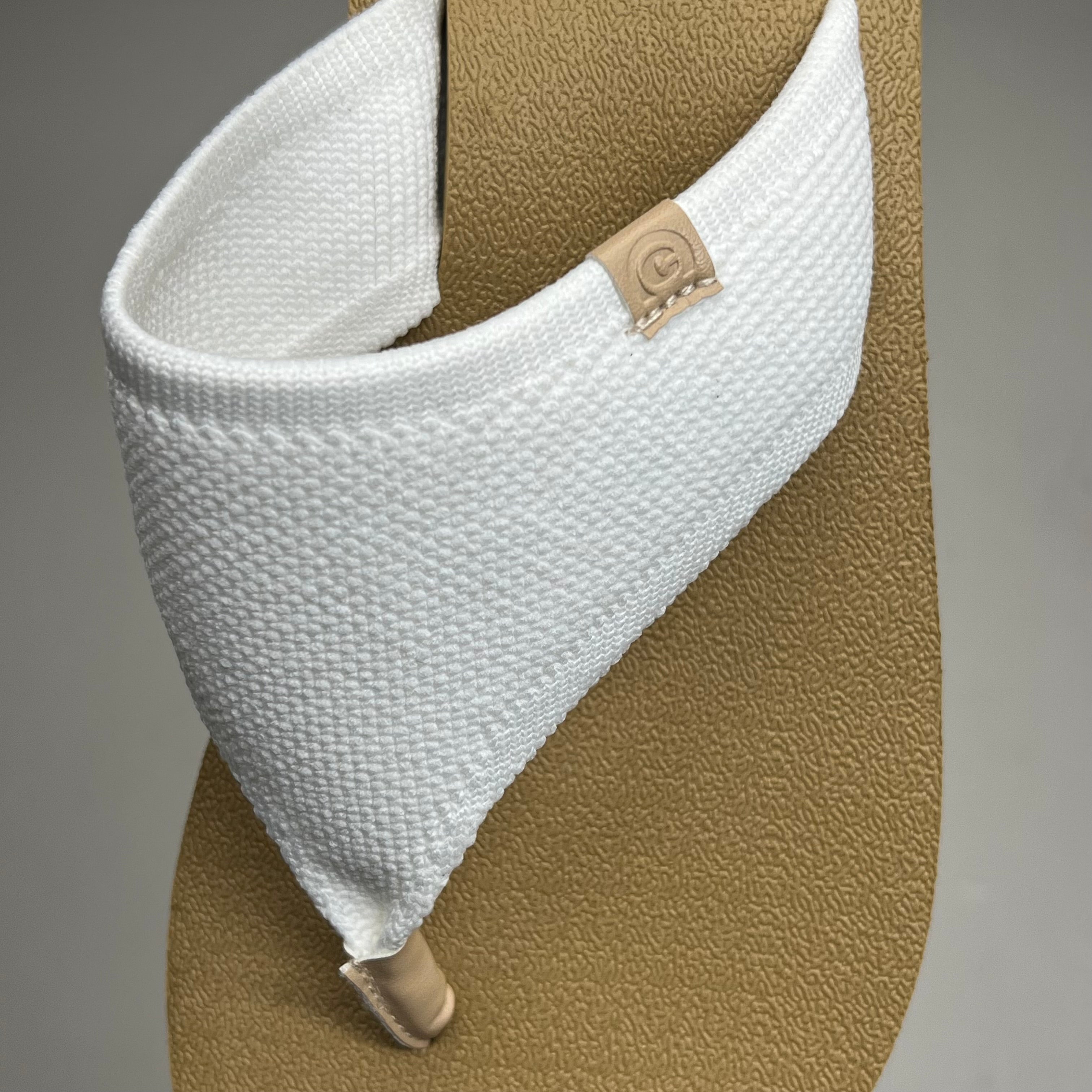 COBIAN Bermuda Bounce Mesh Strap Women's Sz 8 EU 38.5 Cream BEB24-110-8