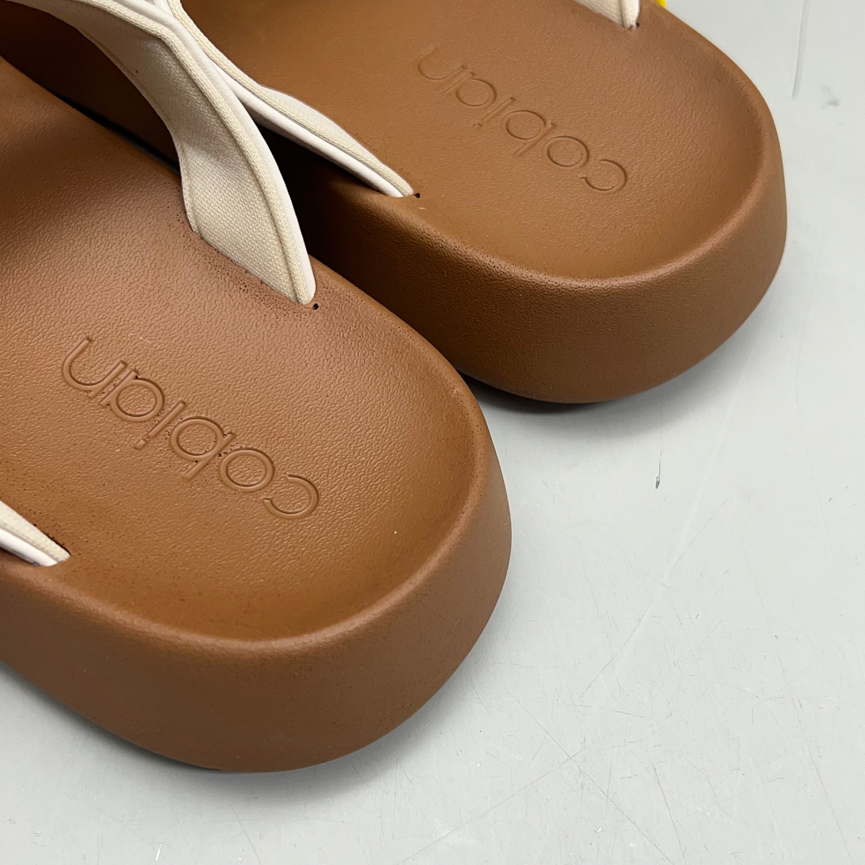 COBIAN Amalfi Synthetic Leather W/ Microfiber Lining Sandals Women's Sz 7, 37 EU Cream AMA25-110-7