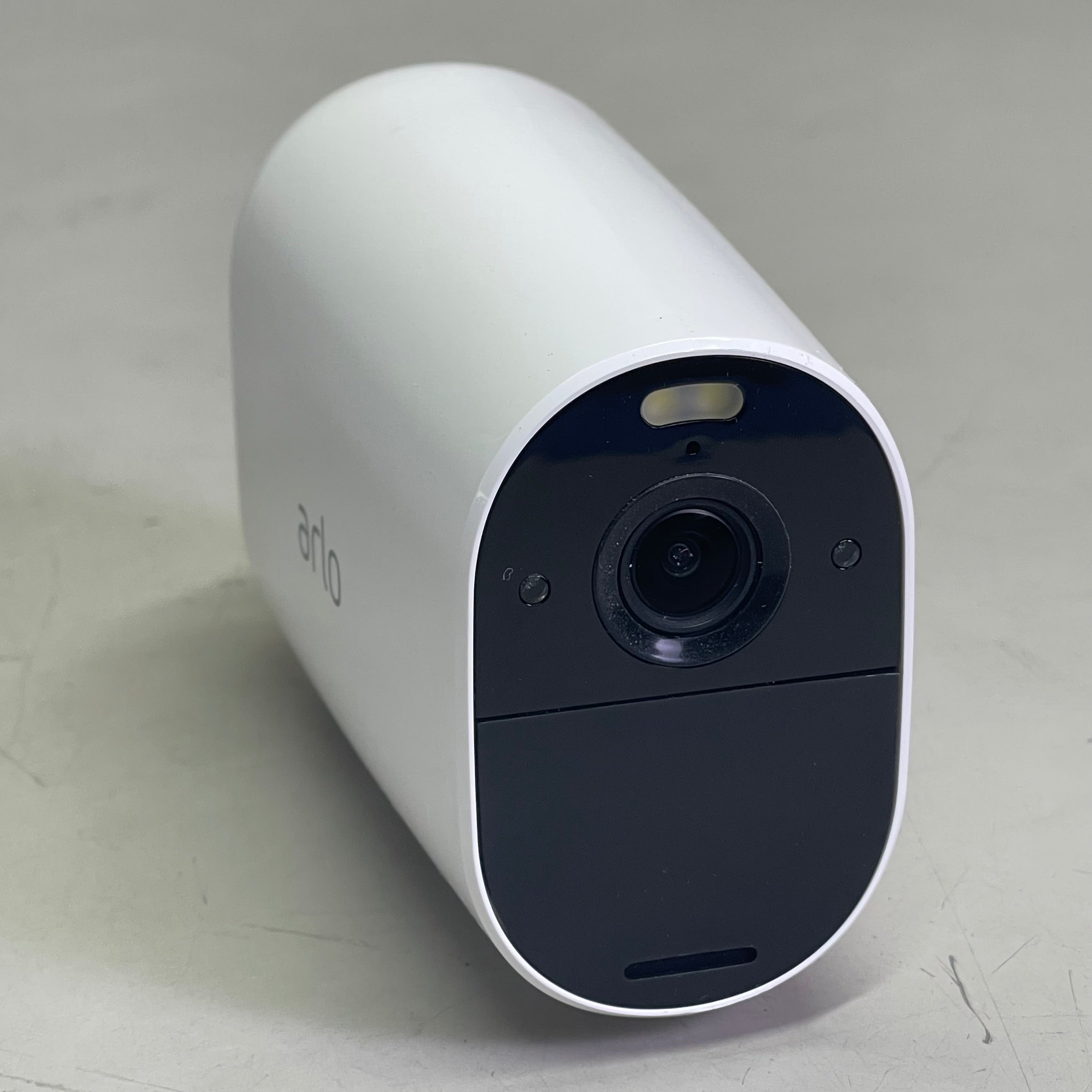 ARLO Essential XL Spotlight Camera 130° FOV White VMC2032W-100NAS (Pre-Owned)