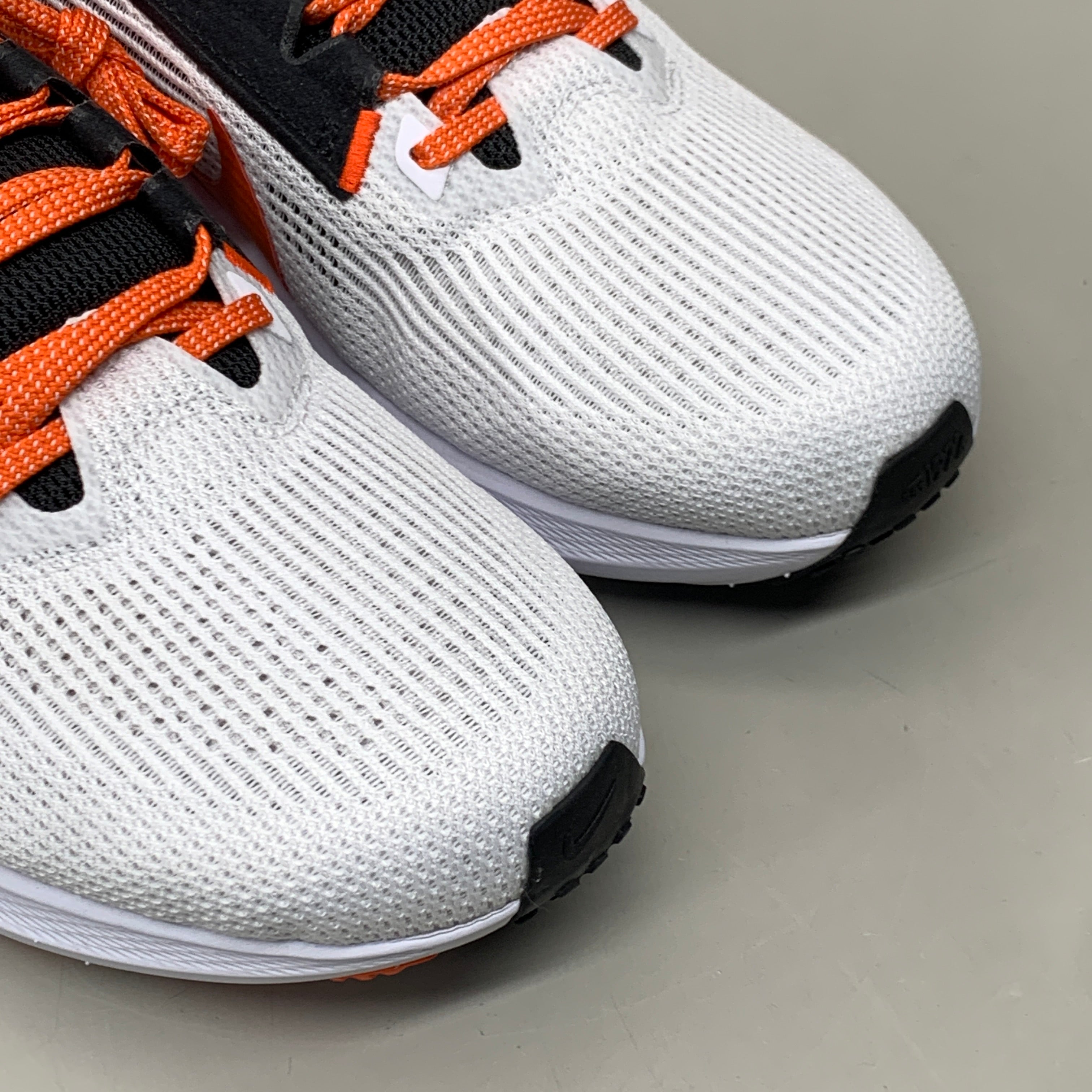 NIKE Zoom Pegasus 40 OK STATE White Shoes, Brilliant Orange & Black 11 W 9.5 M DZ5973-100