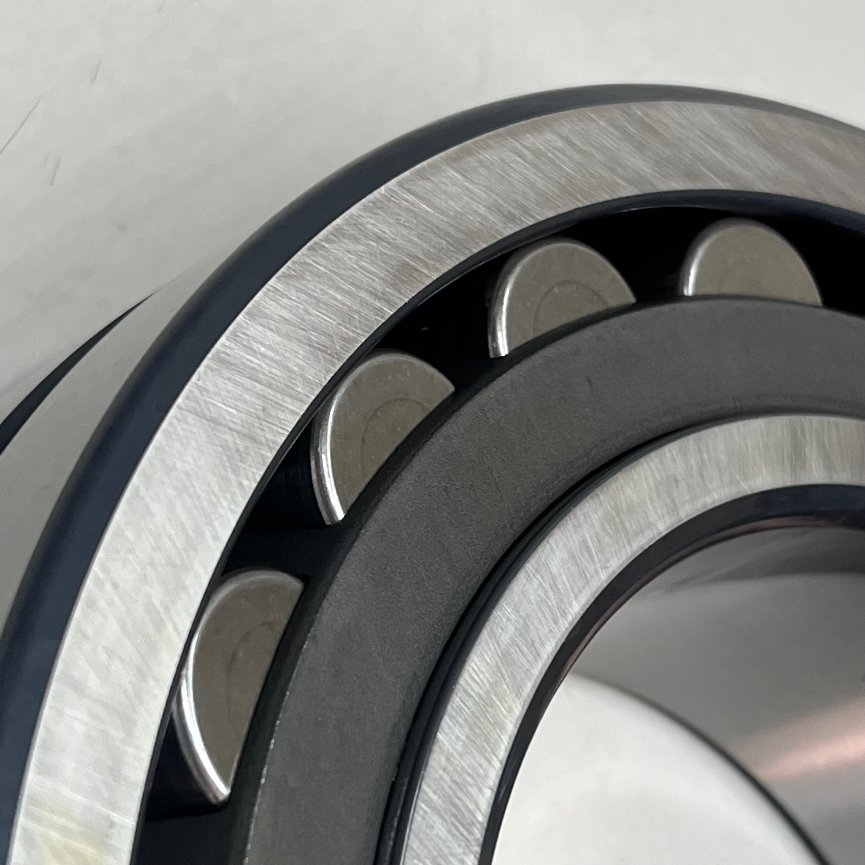 SKF Spherical Roller Bearings 140mm X 250mm X 68mm Silver 22228-CC- W33