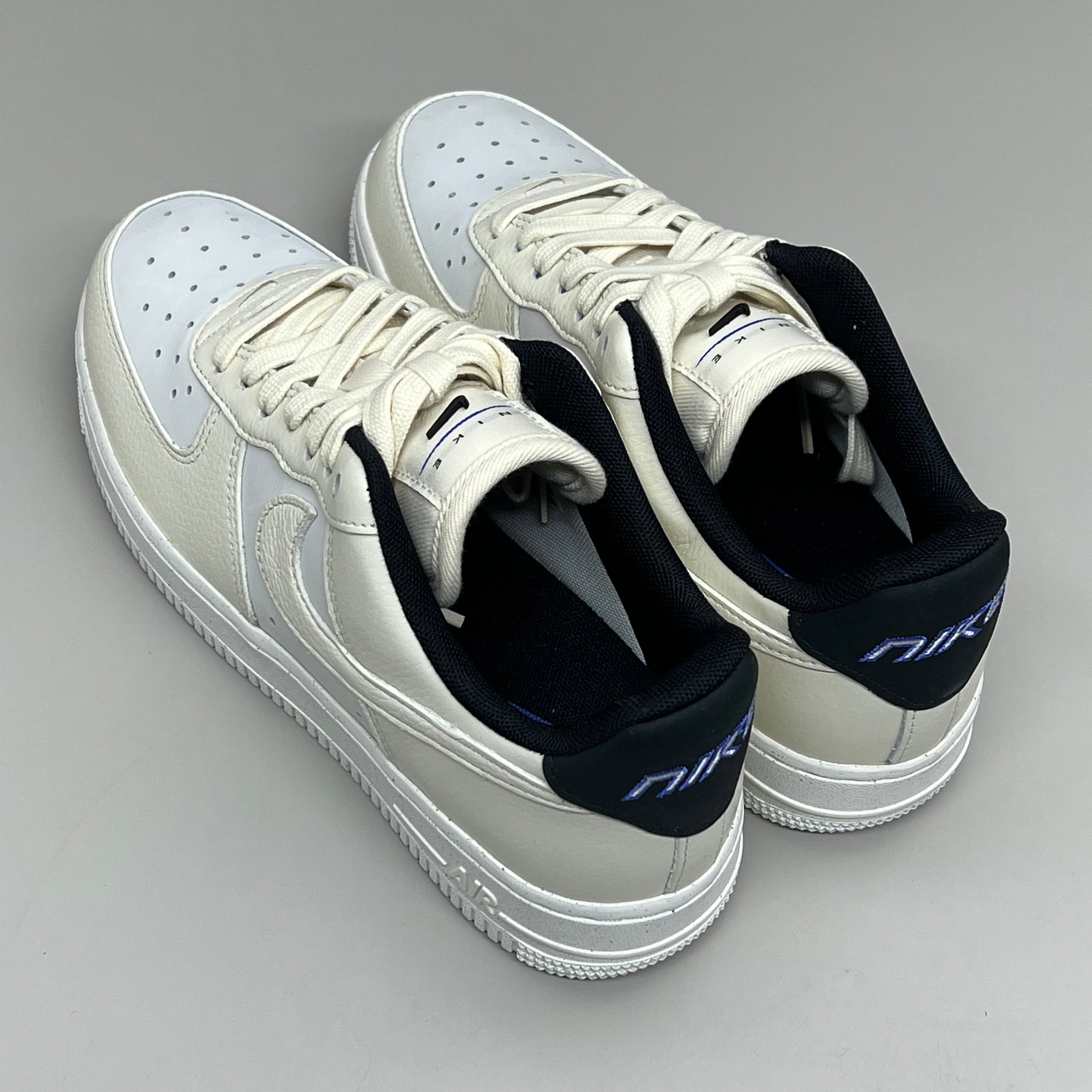 NIKE Air Force 1 07' LX Leather Shoes Women's Sz 7 Sail/Coconut Milk-Black DZ2708 101