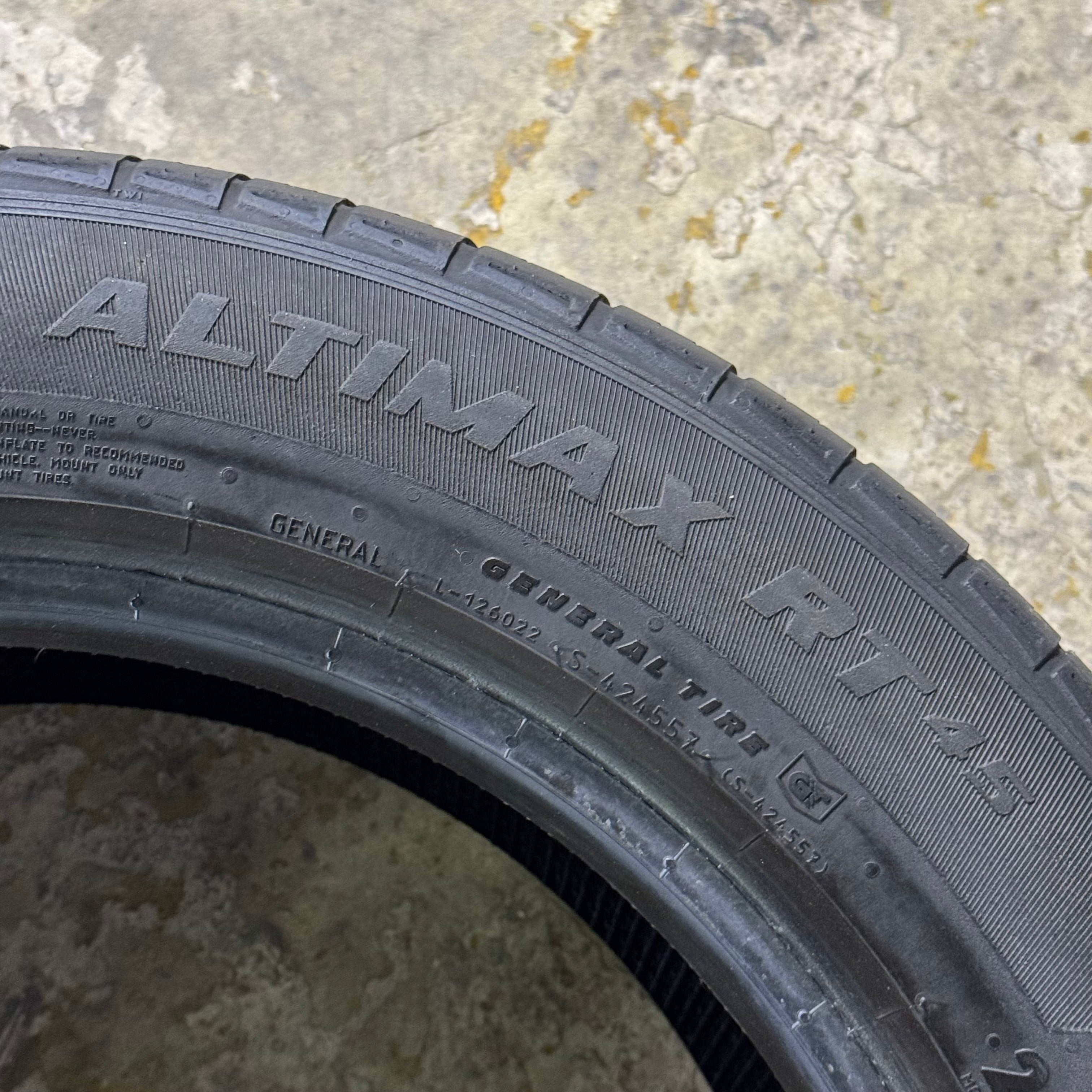 GENERAL All-Season Tire Sz 205/55R 16 (91T) Black ALTIMAX RT 45 (Used)