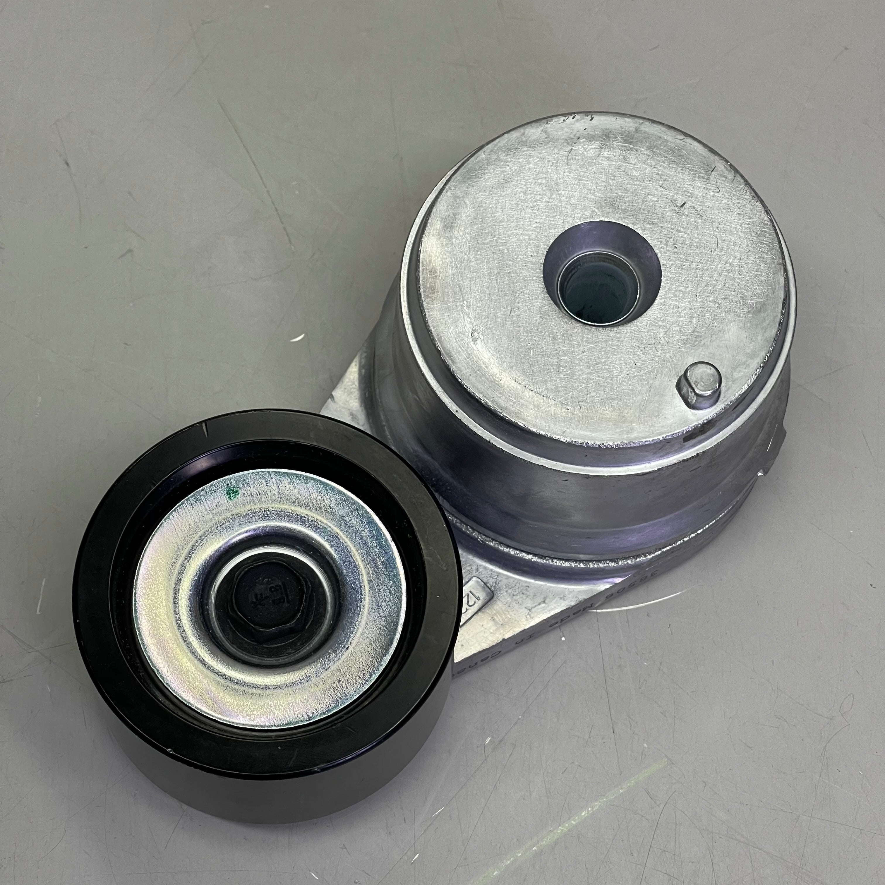 GATES FleetRunner Heavy-Duty Drive Belt Tensioner Steel & Black 38506