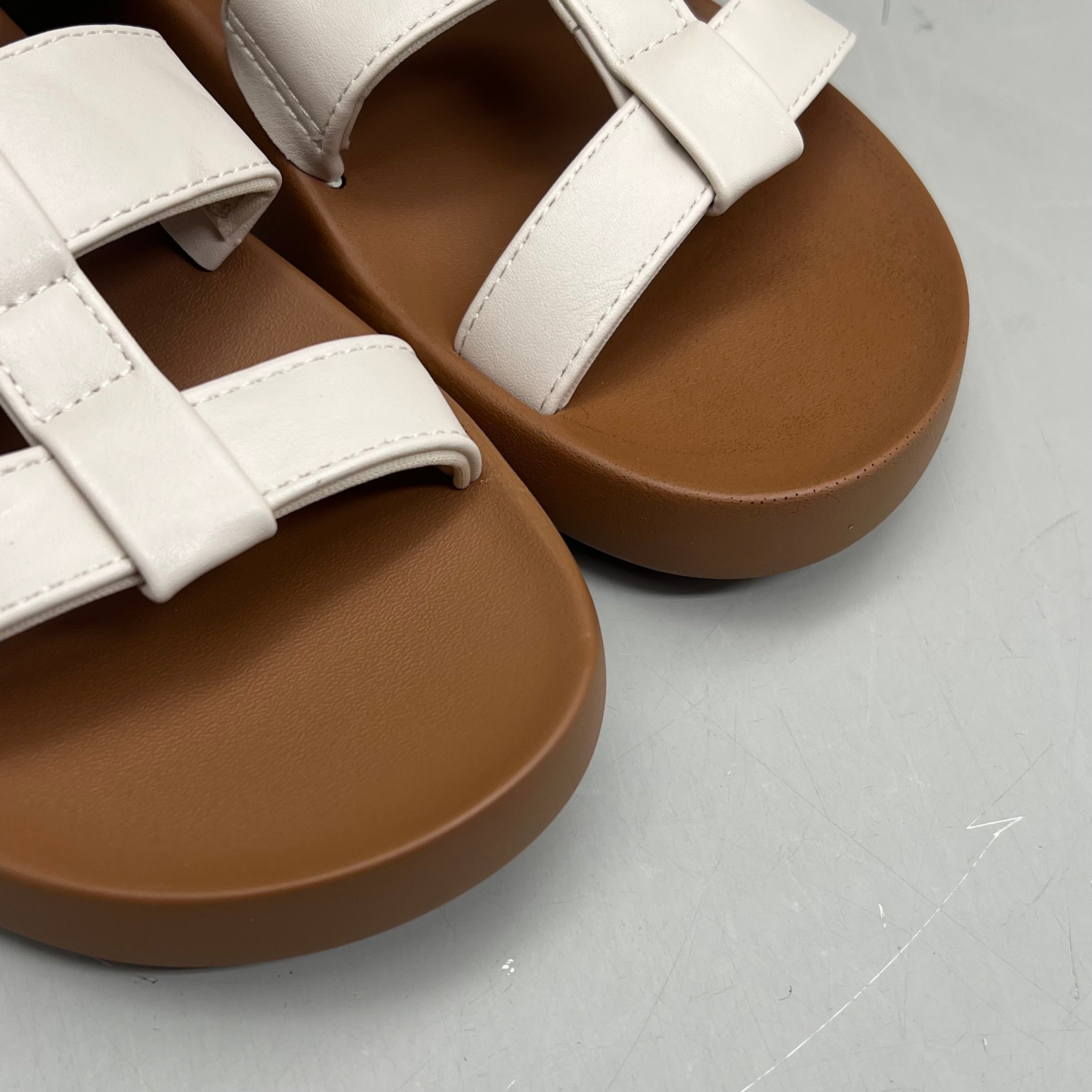 COBIAN Amalfi Synthetic Leather W/ Microfiber Lining Sandals Women's Sz 6, 35.5 EU Cream AMA25-110-6