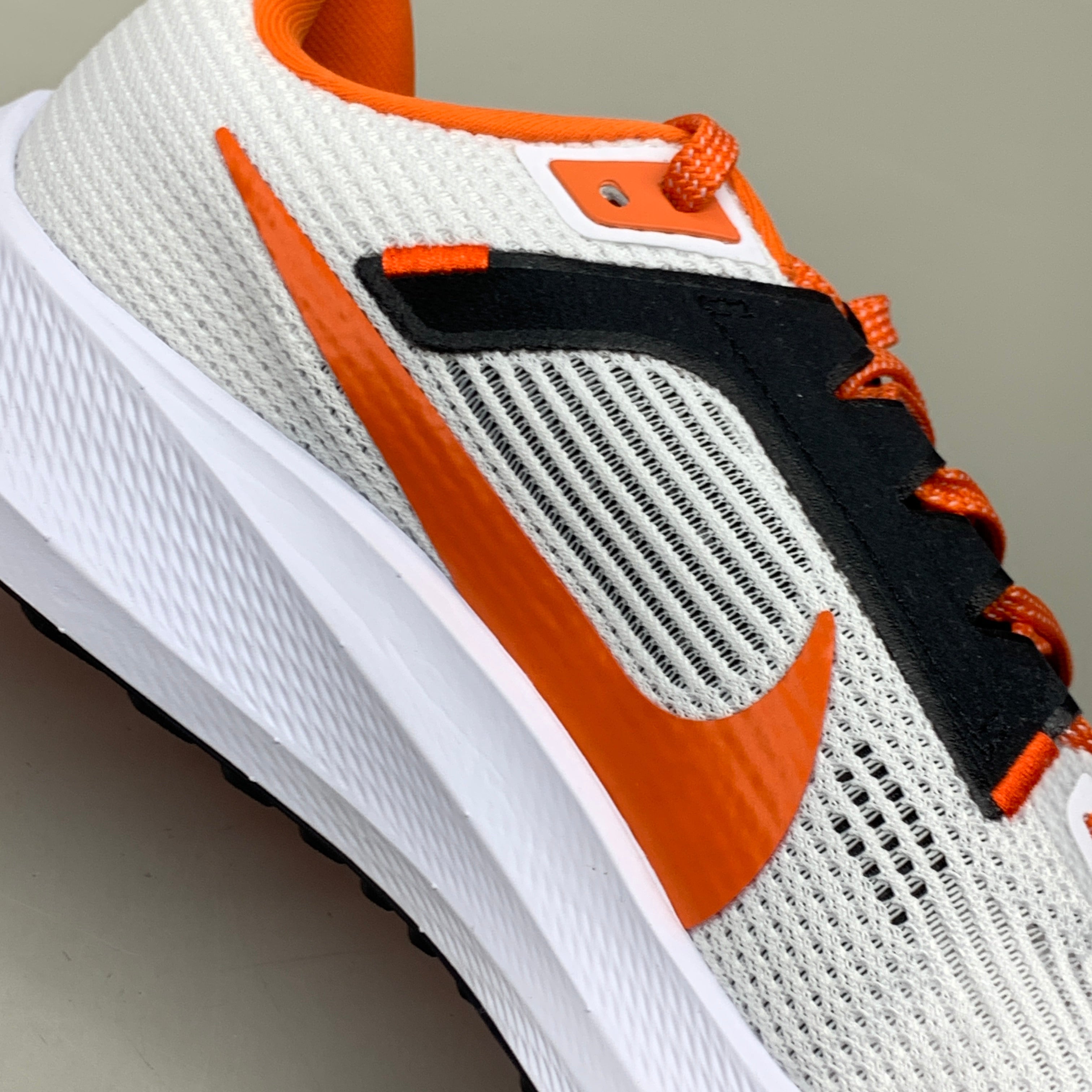 NIKE Zoom Pegasus 40 OK STATE White Shoes, Brilliant Orange & Black 8 W 6.5 M DZ5973-100