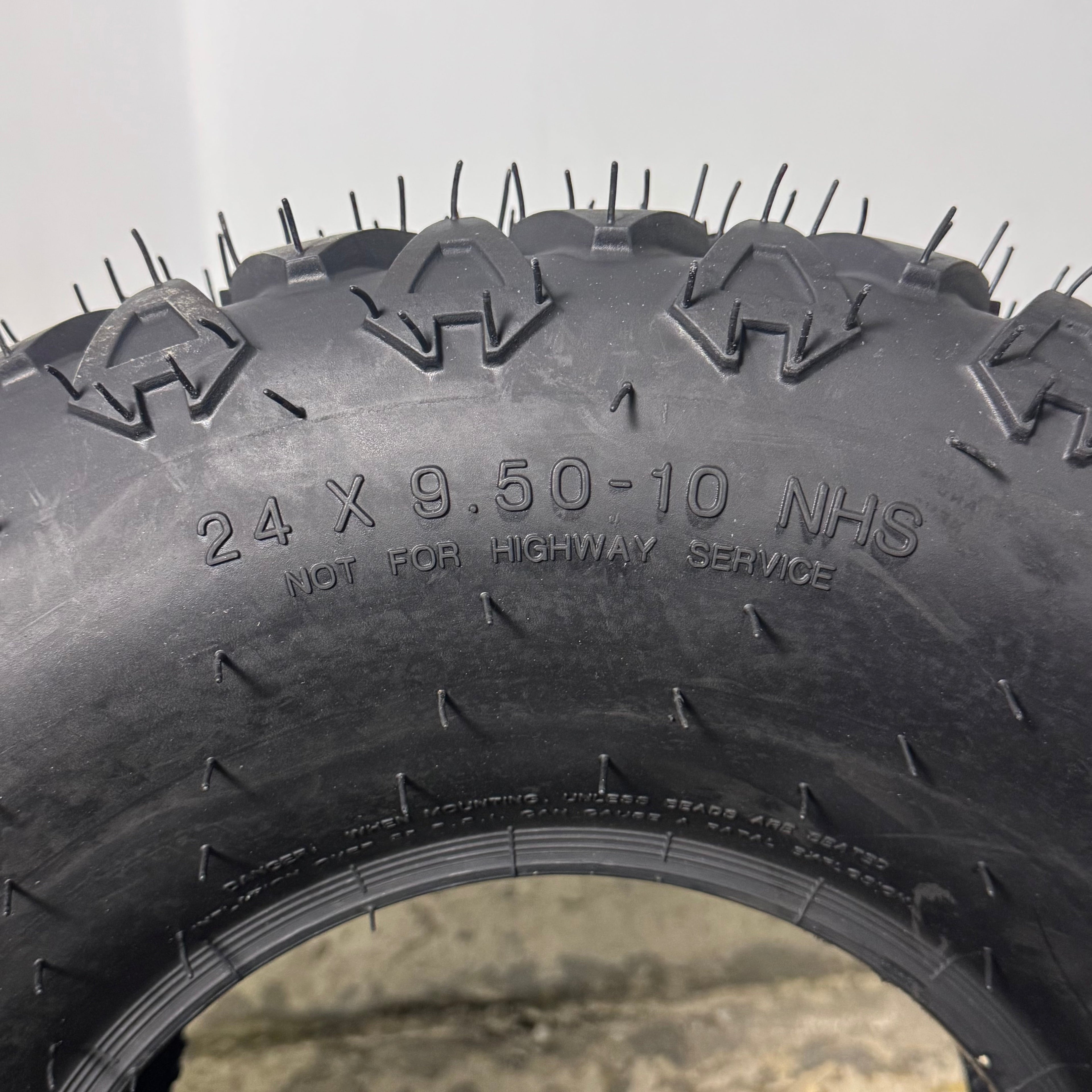 CARLSTAR All Trail II 24 x 9.50-10 NHS DOT 1C44624 Black