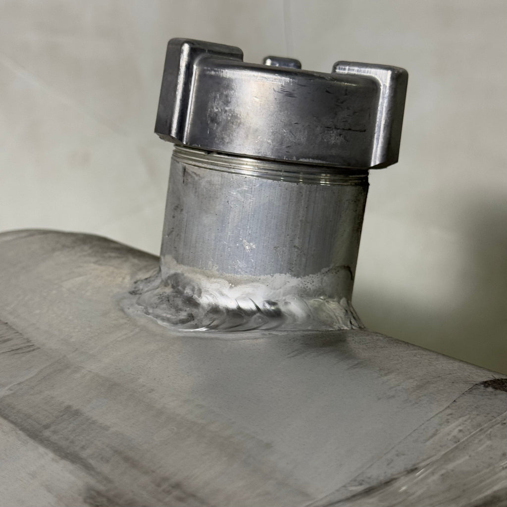 ALLIANCE Aluminum Fuel Tank Sz 33.5” H x 21” L x 13.5 W ABP 73450 0000 Dirty