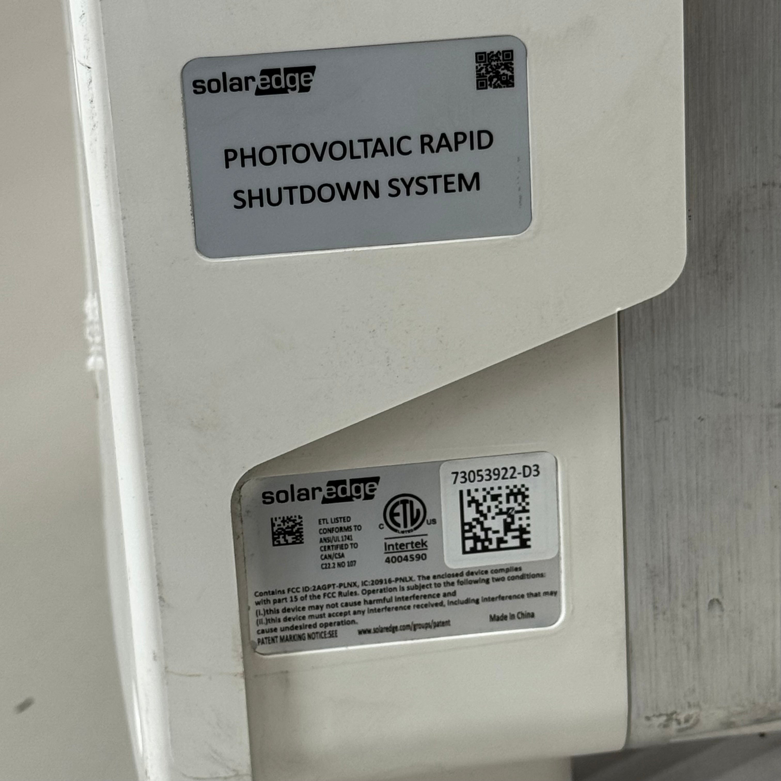 SOLAREDGE Photovoltaic Rapid Shutdown System  14"x11"x6" White 73053922-D3 (As-is (See Images))