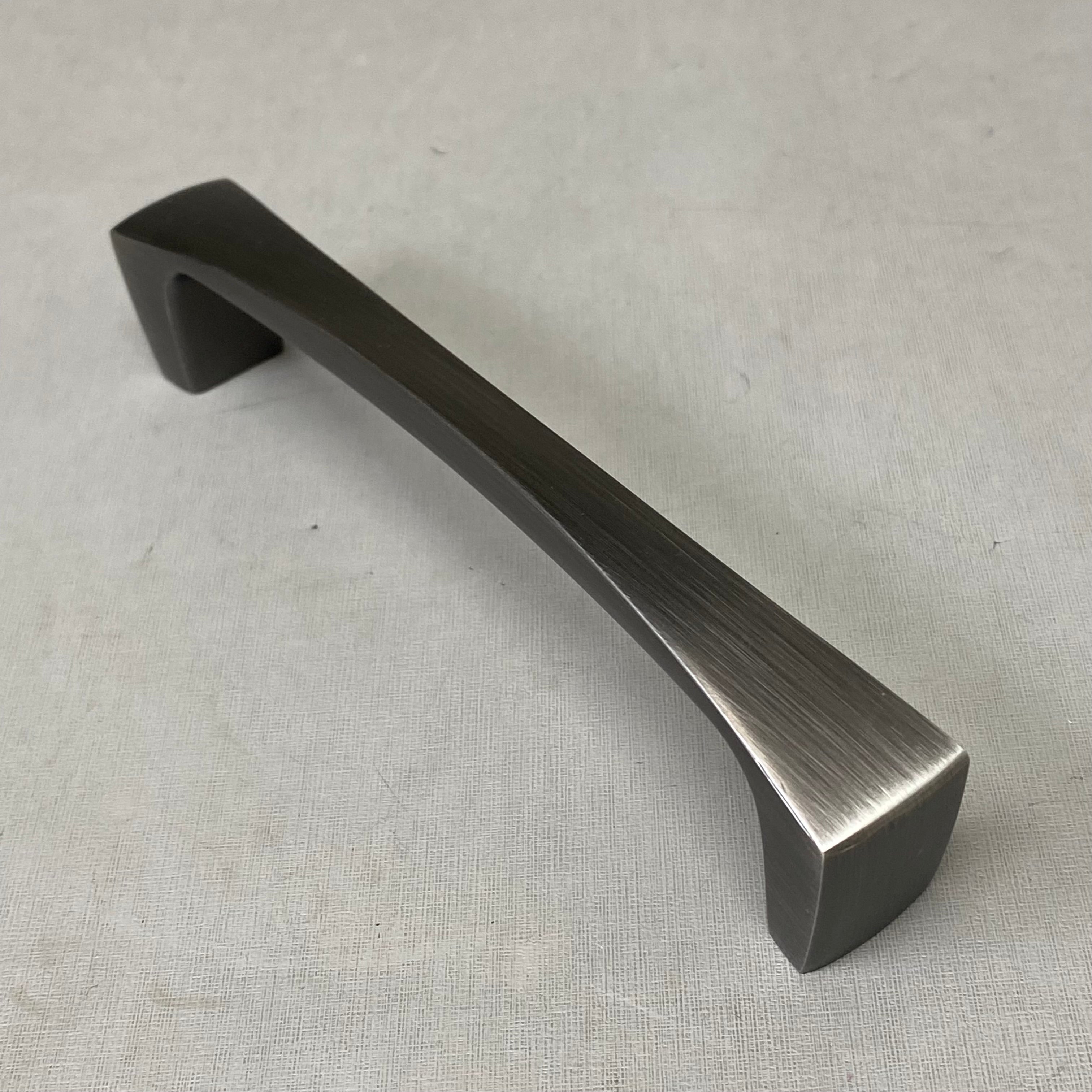 BERENSON (10 PK) Cabinet Pull Handle 6-5/16" New (Distressed Box) Chrome 2315-1BPN-P