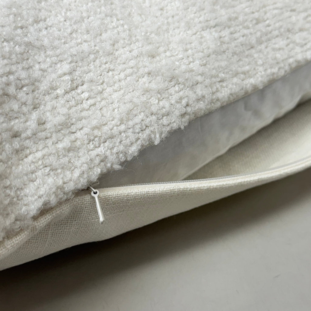 VILLA RN 20"x20" Gantt Pillow in Green/Ivory