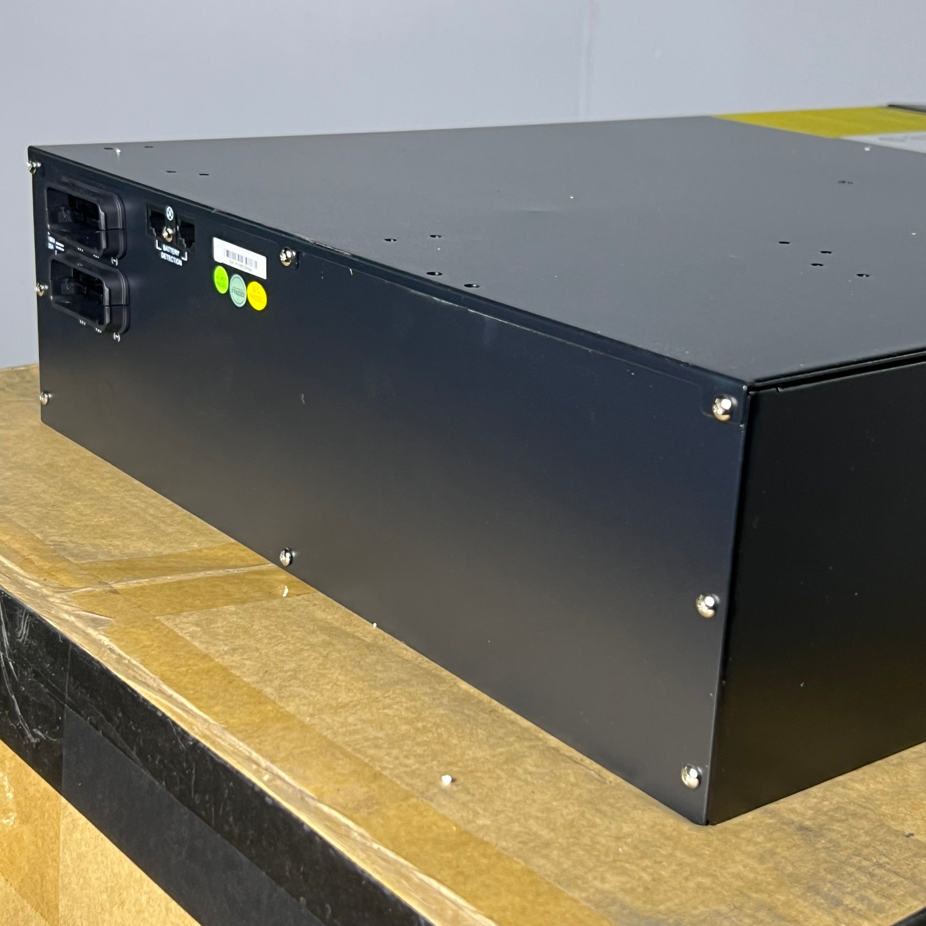 EATON Extended Battery Module 180V 9PXEBM180RT (New Other, Distressed Box)