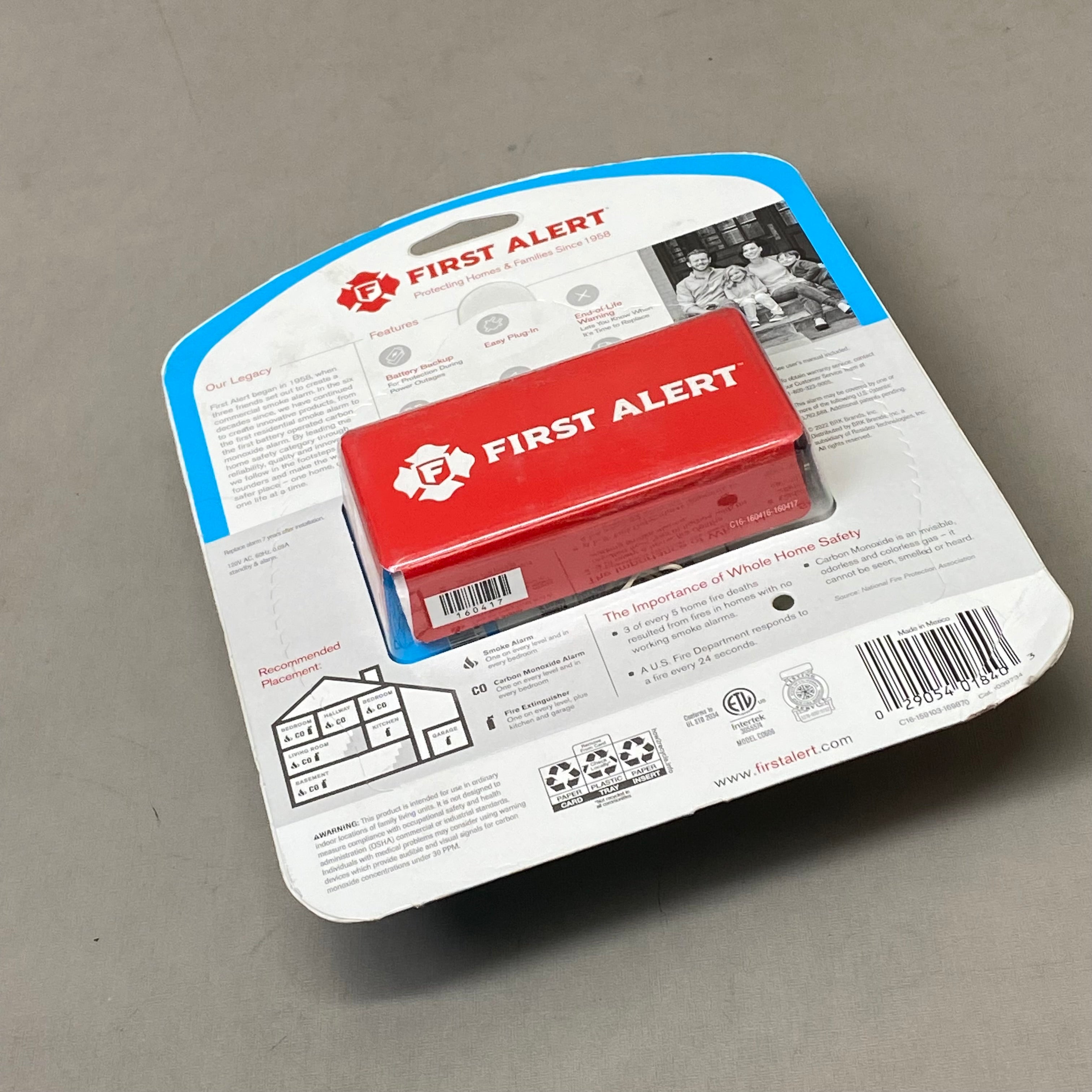 FIRST ALERT Plug-In Carbon Monoxide Alarm 5"x1.38"x3.4" White 1039734