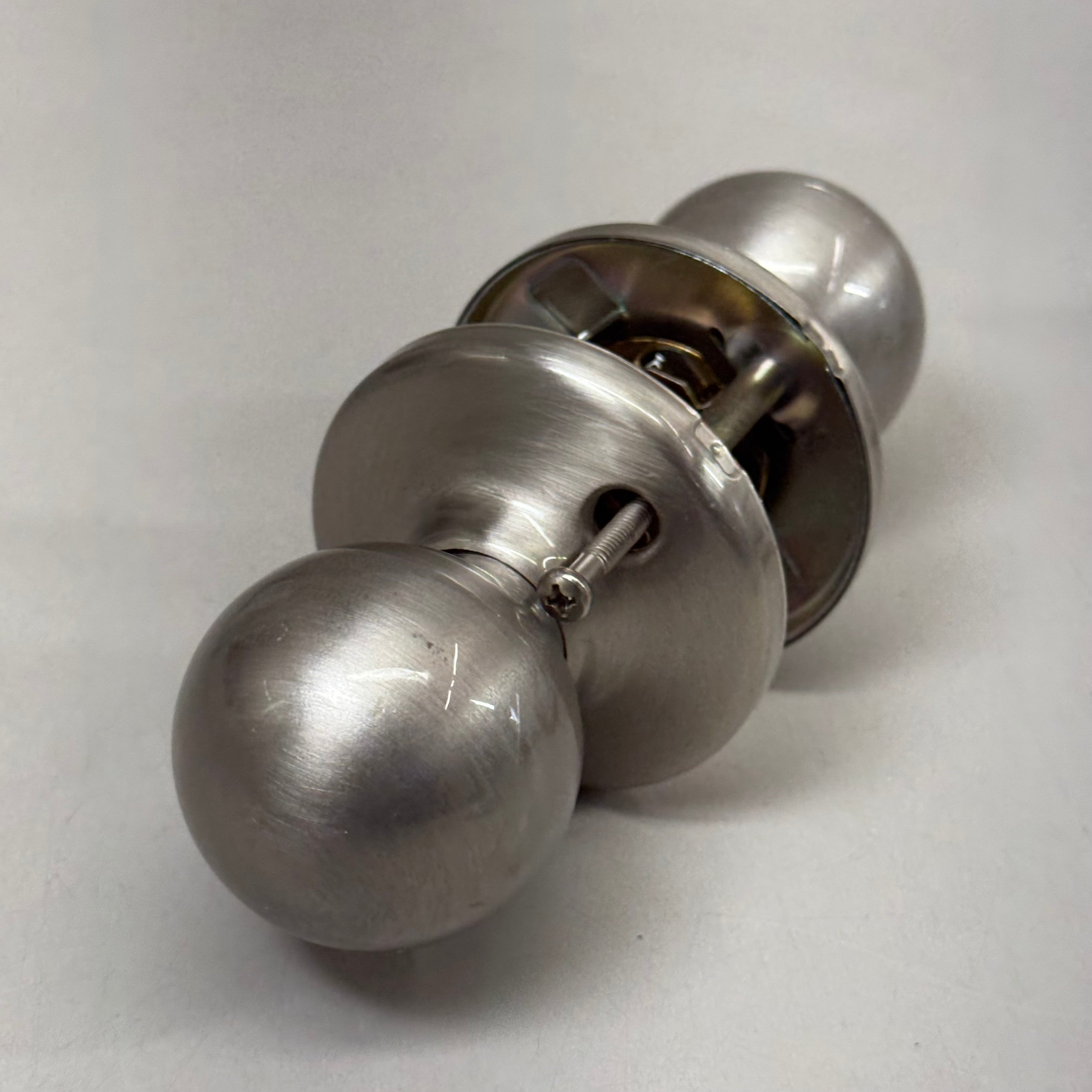 KWIKSET Polo Interior Passage Non-Locking Doorknob Satin Nickel 92001-556