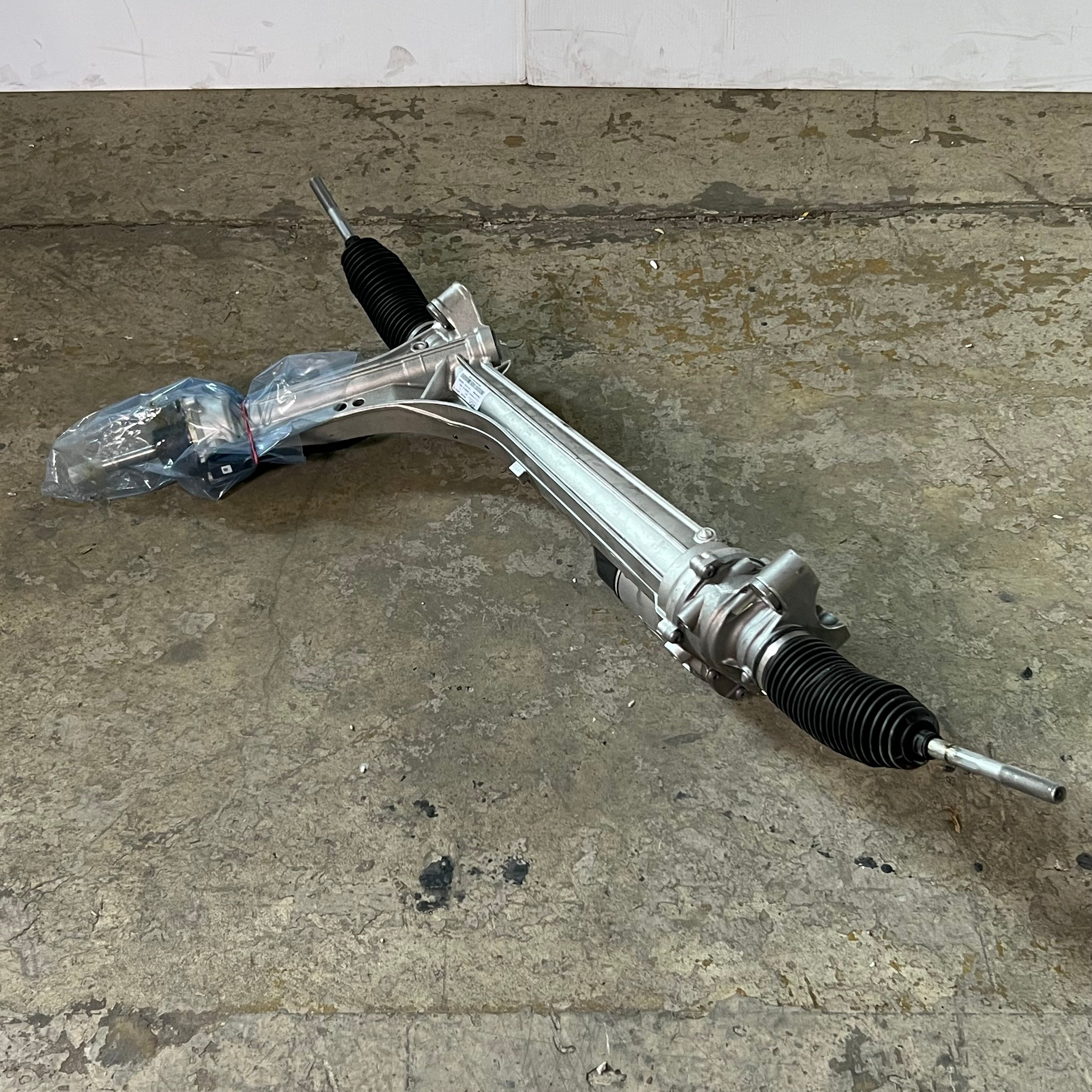 MOPAR Ram Rack And Pinion Gear 68631346AA (AS-IS, This Has a Little Scratches)