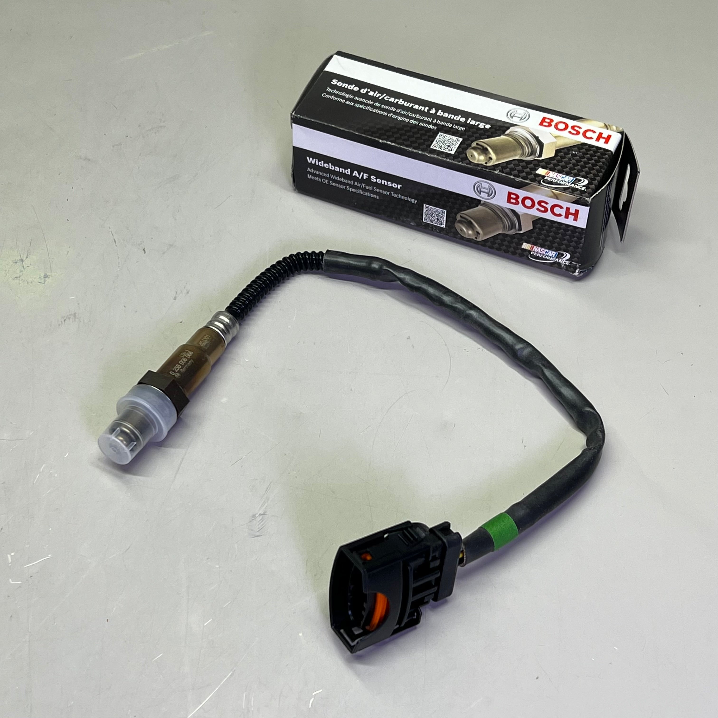 BOSCH Oxygen Sensor Thread Mounting Type Male Connect For Saturn Vehicles 16066