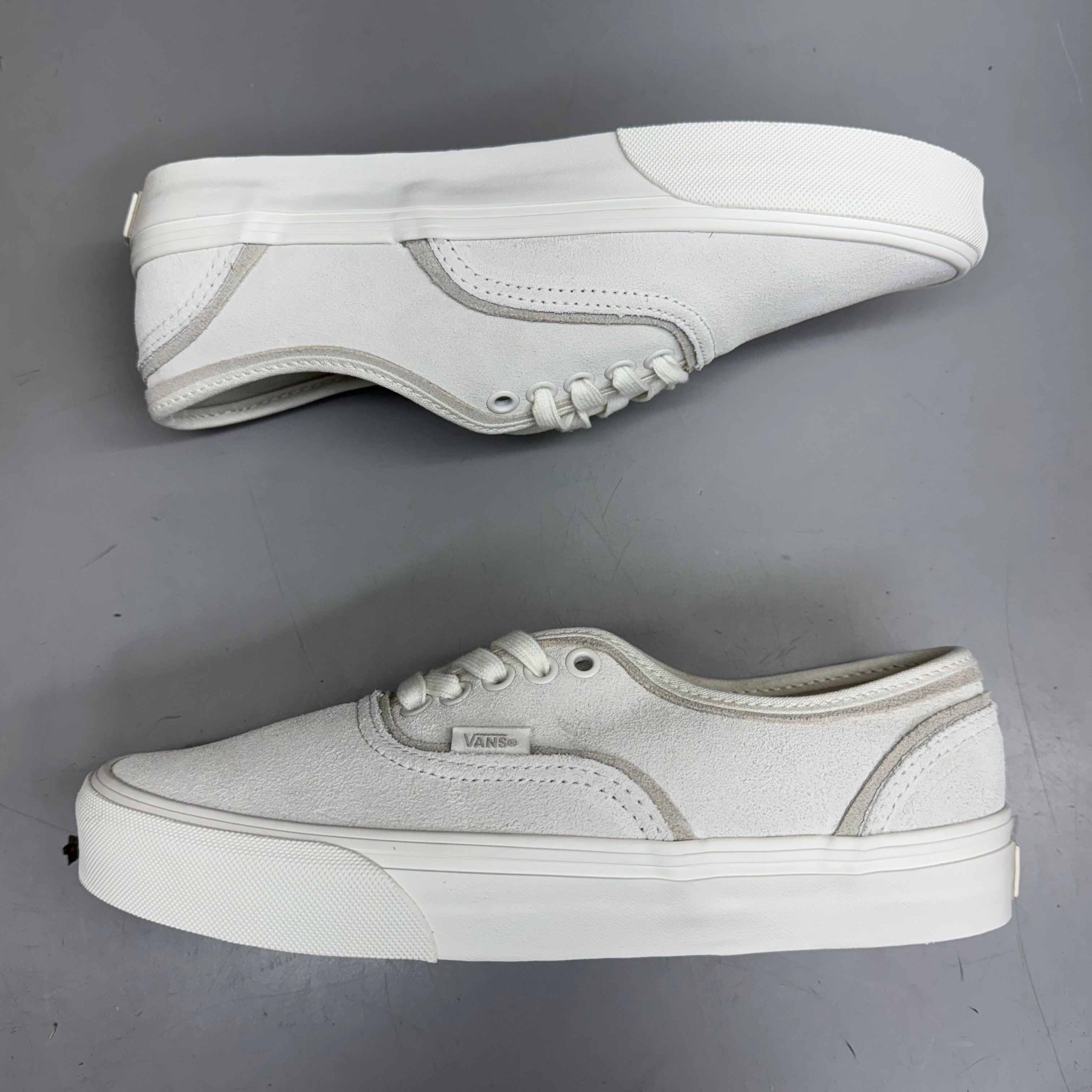 VANS Authentic Sliver Sneakers Shoes Mens's Sz 11 White/White VN000D6DWWW