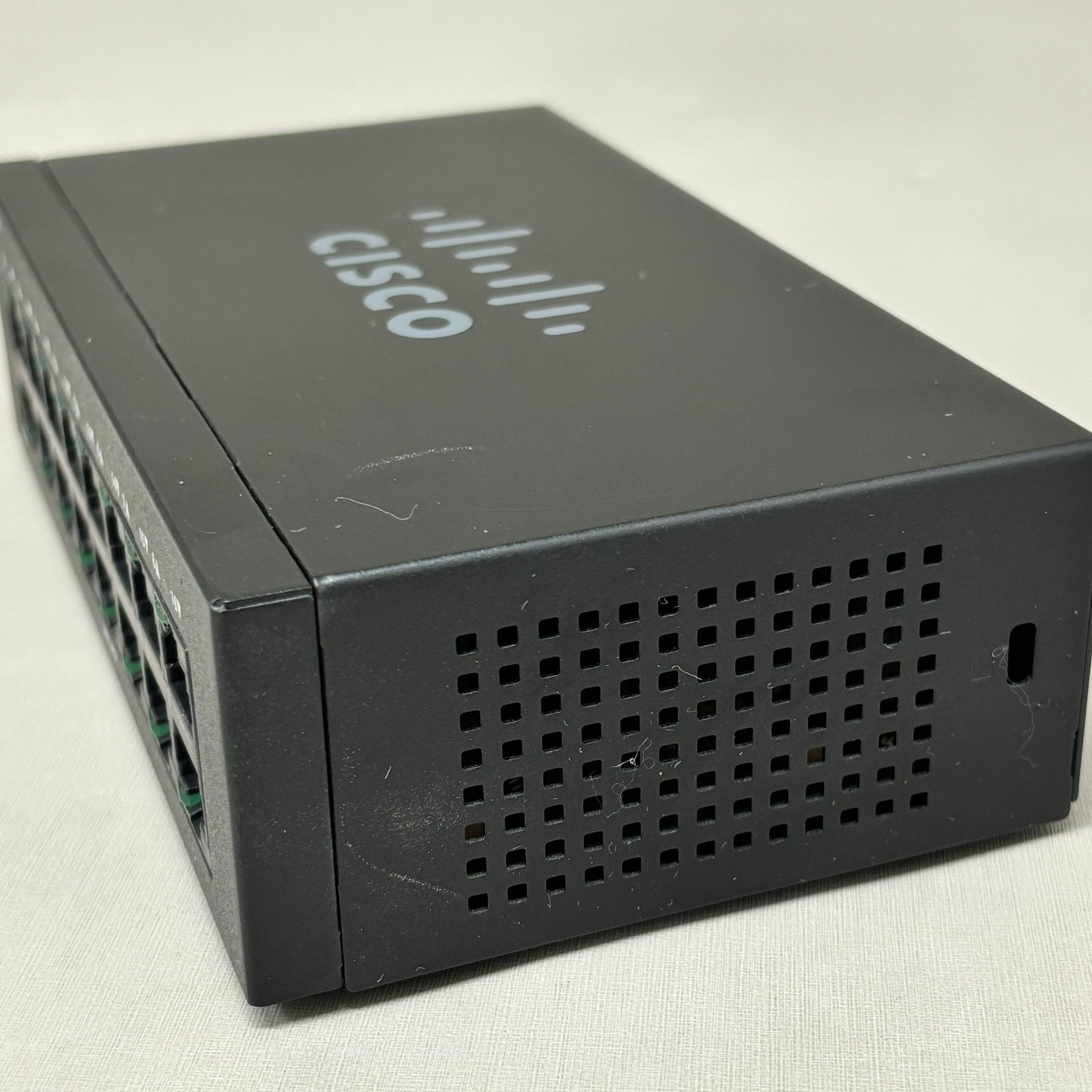 CISCO Business 16 Ports Unmanaged Wall-mountable Network Switch