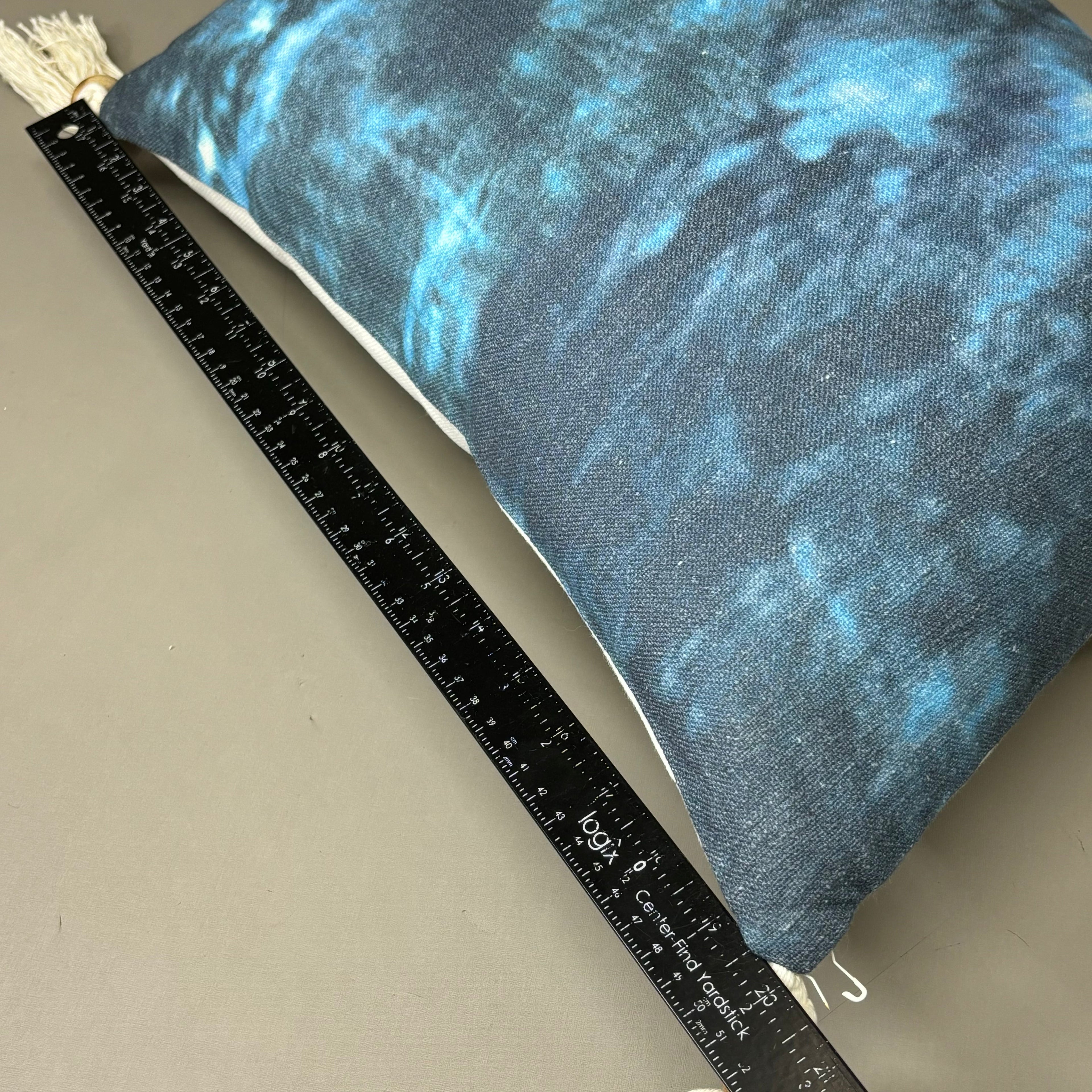VILLA 14"x20" ST Prana Decorative Throw Pillow in Blue Multi